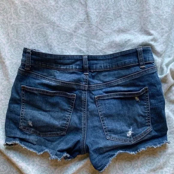 🎄3 for $30🎄Maurice’s Jean Shorts - Picture 3 of 3